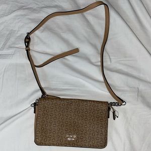 NWT Guess Los Angeles Cross-Body/Shoulder Bag